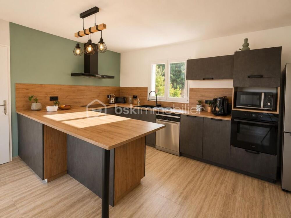 SAINT-MONTAN  Maison de plain-pied de 115 m² avec 4 chambres sur un terrain de 1 127 m²