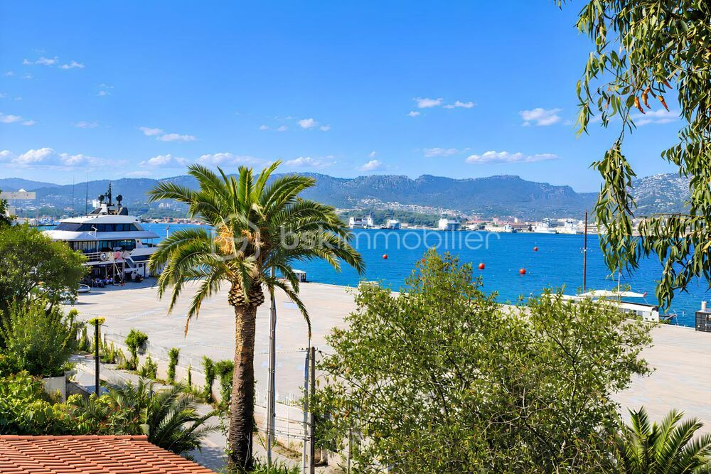 Vente Villa VILLA DE PLAIN-PIED VUE MER – 167 m² – TERRASSES – PISCINE – ROOF-TOP – À 50 MÈTRES DE LA MER – PROCHE PLAGES DES SABLETTES – 3 La seyne sur mer