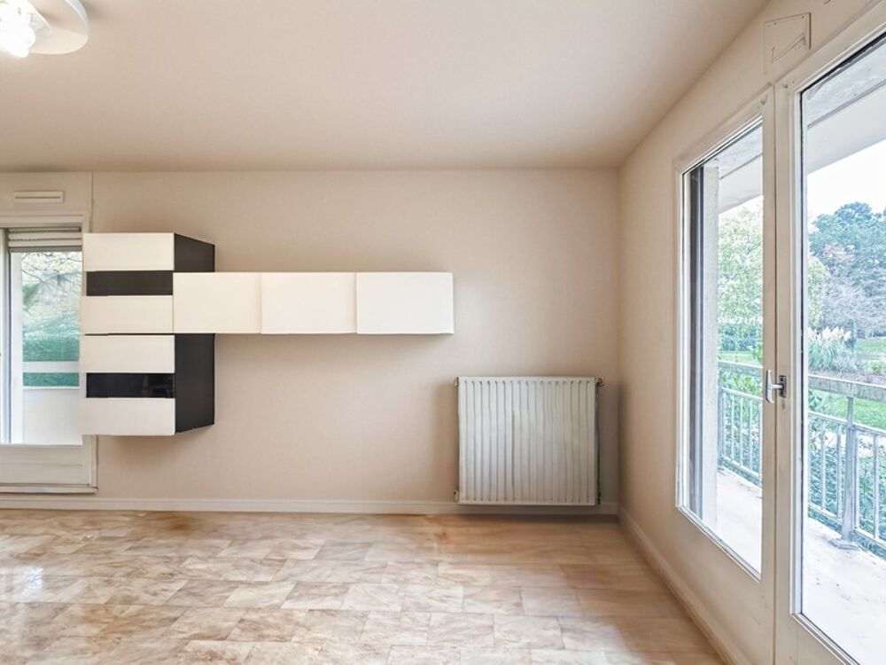 Angers  Quartier Roseraie Appartement T3 traversant avec large balcon dangle, cave et parking er de la Roseraie découvrez cet