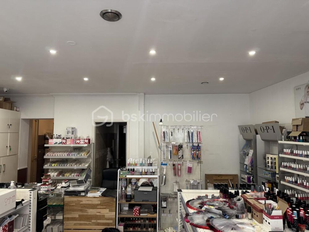   Bail à céder - Boutique idéalement située à deux pas de l'Arc de Triomphe 