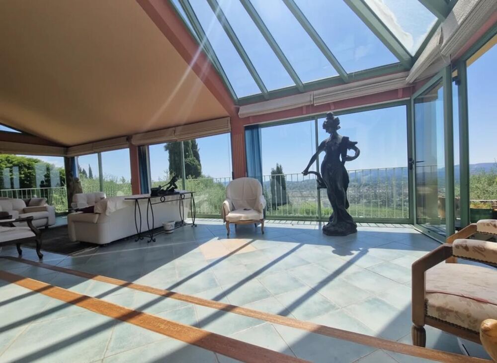 Villa avec piscine, vue sur collines, mer et lac + maison d'amis