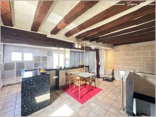  Immeuble à vendre 6 pièces 210 m²