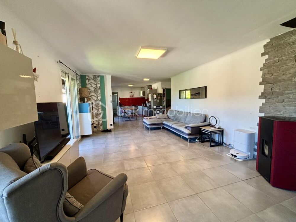 Vente Maison Maison familiale avec piscine et dépendance sur 1000m2 de terrain Clermont l herault