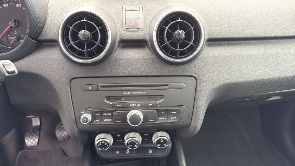 A1 I 1.6 TDI 90 Ambiente 2012 occasion 69960 Corbas