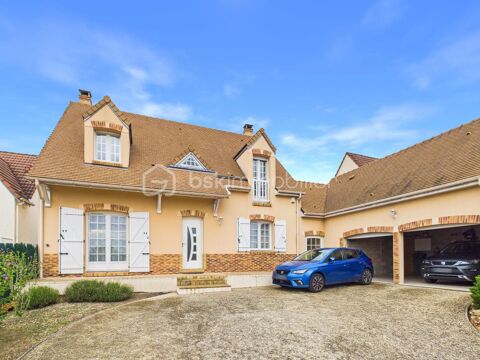   COUP DE COEUR à SOLERS - Maison familiale de 135 m² - 4 chambres - double garage - Terrain de 1118 m² Maison - 6 pièce(s) - 135 m²