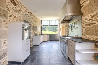  Propri�t�/ch�teau � vendre 12 pi�ces 308 m�