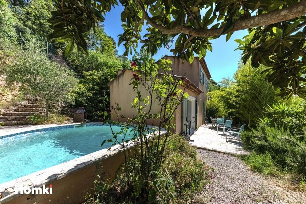 Maison/Villa T5 de 111 m² à Le Luc 83340