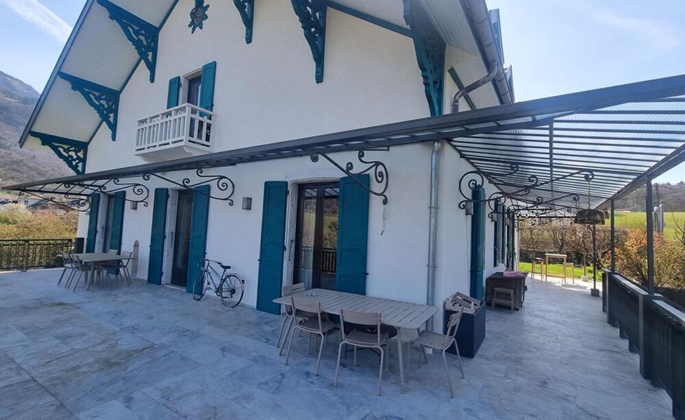 Maison Talloires-Montmin 10 pièces 255 m2