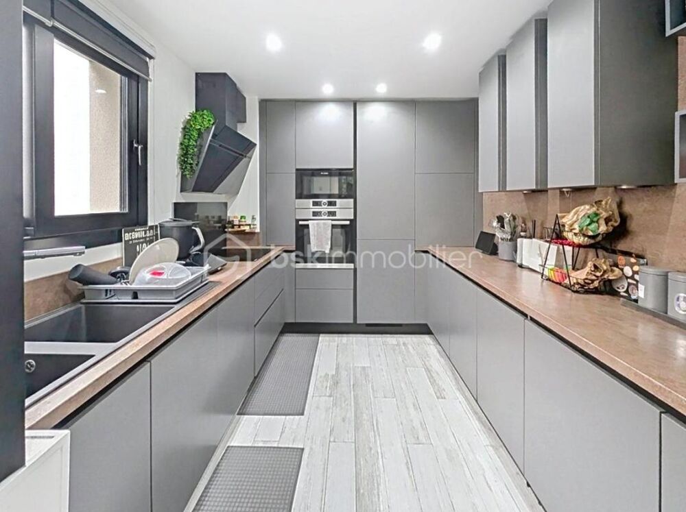 Vente Maison SUPERBE MAISON INDIVIDUELLE NON MITOYENNE A DEUX PAS DES BORDS DE MARNE DPE C Neuilly sur marne