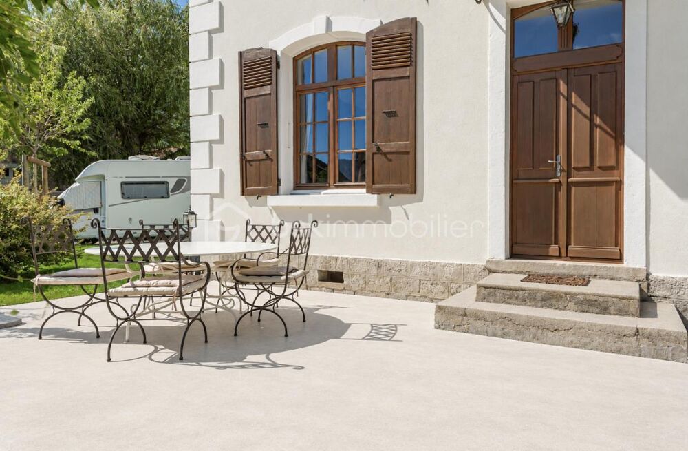Vente Propriété/Château EXCLUSIF A FRONTENEX : VILLA DE MAITRE 178 M2 AVEC ANNEXES Frontenex