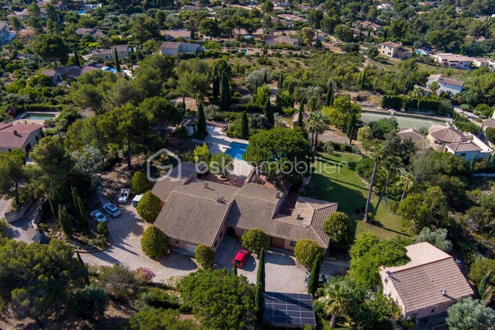 � vendre  Propri�t�/ch�teau La Cadi�re-d'Azur (83740)