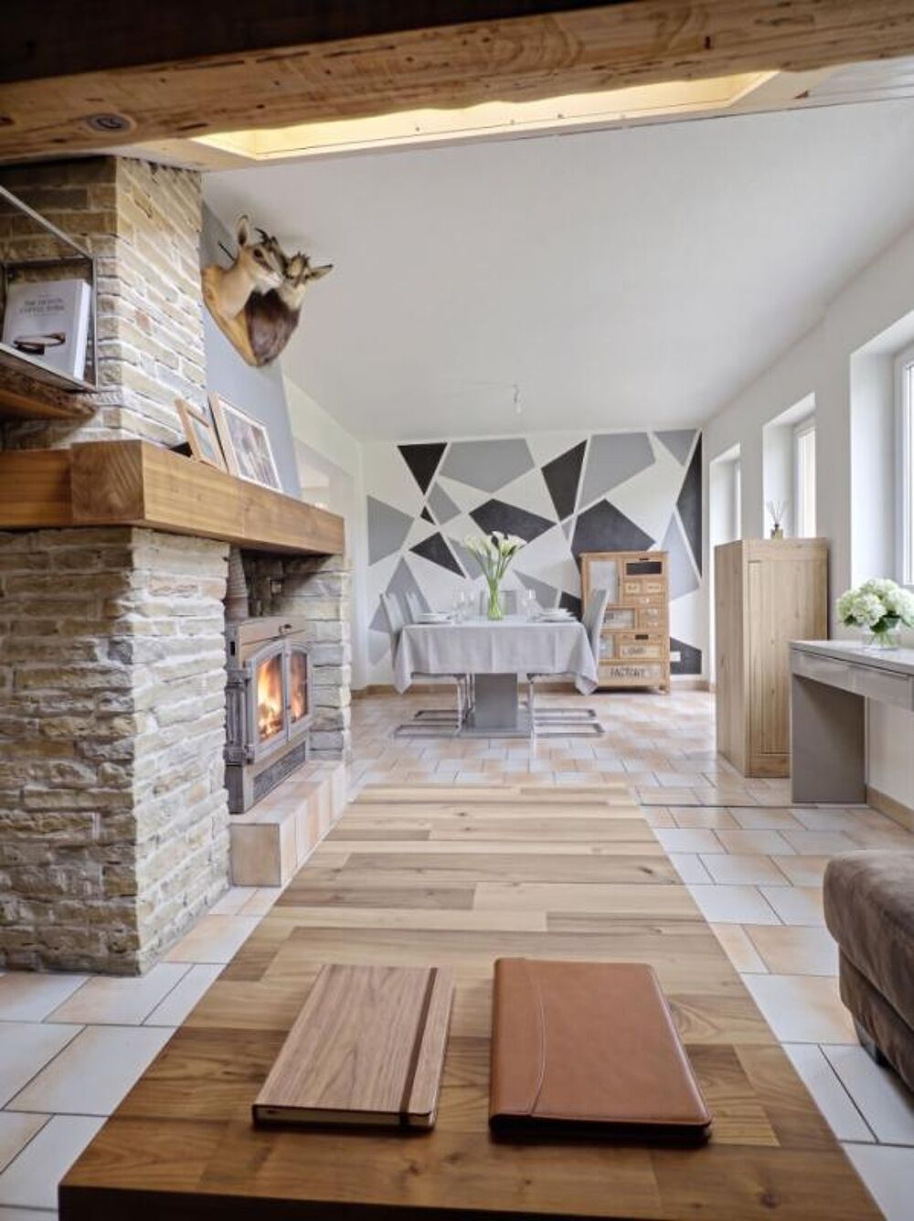 Appartement PASSY 87 M2 , 5 pièces 276000 euros