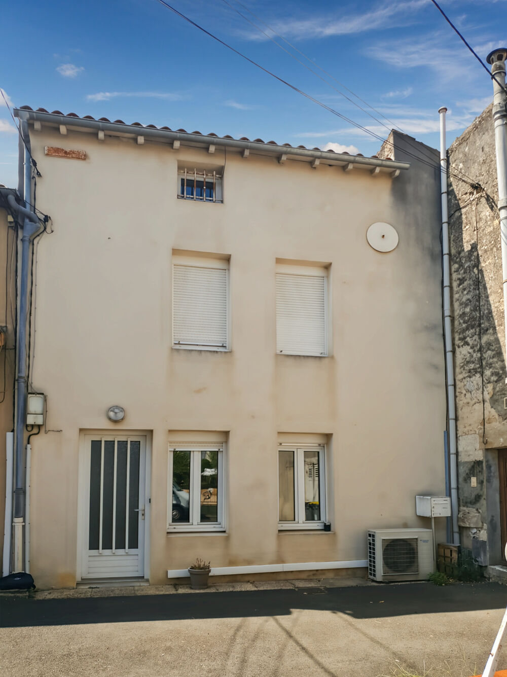 Maison à vendre 3 pièces ()