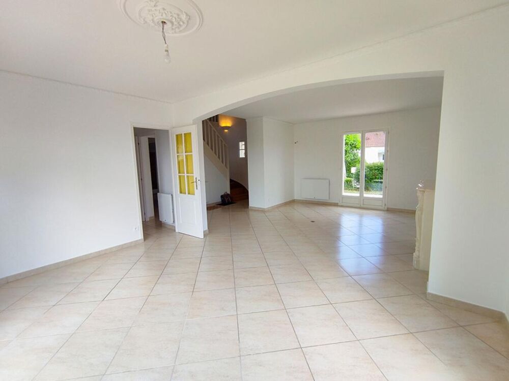 Vente Maison Maison Yzeures Sur Creuse 6 pièces garage et jardin clos Yzeures sur creuse