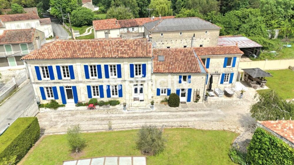 � vendre  Maison Vouh� (17700)