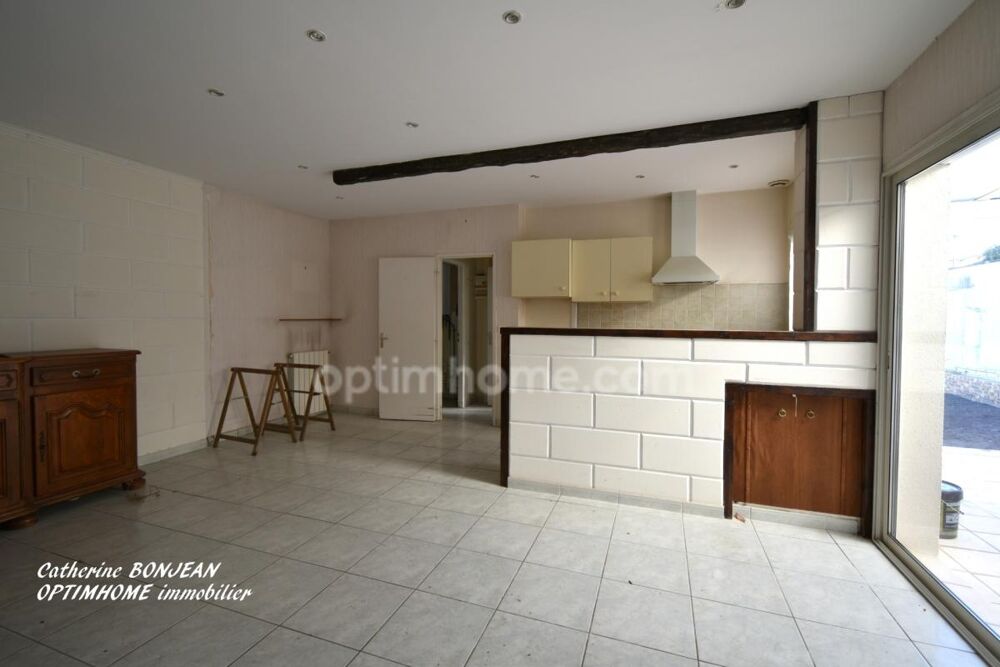 Petite maison mitoyenne de Plain-pied fonctionnelle 2 chambres avec potentiel - Emplacement privilégié à Blanquefort