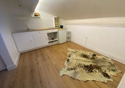   Bel appartement mansard� meubl� mansard� 16,5m� Appartement - 1 pi�ce(s) - 17 m�
