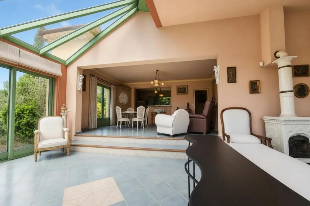 Villa avec piscine, vue sur collines, mer et lac + maison d'amis