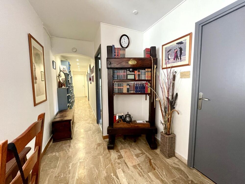 Vente Appartement Appartement traversant T4  de 95m2 - Centre-ville - Hyères Hyeres
