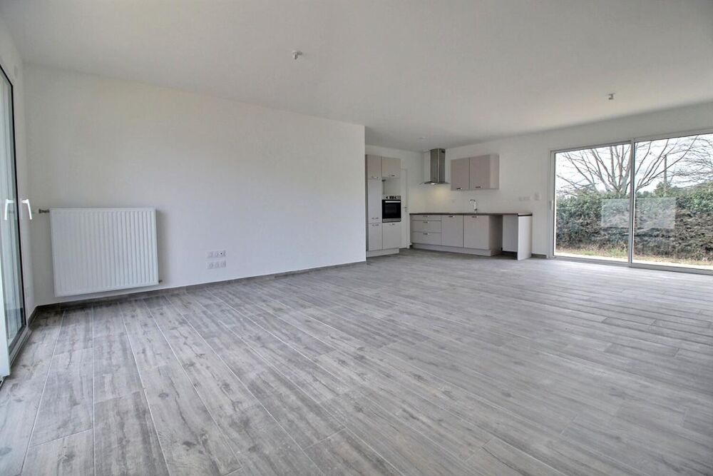 Maison neuve de plain pied avec 3 chambres dans le centre bourg de Saint Martin D Abbat