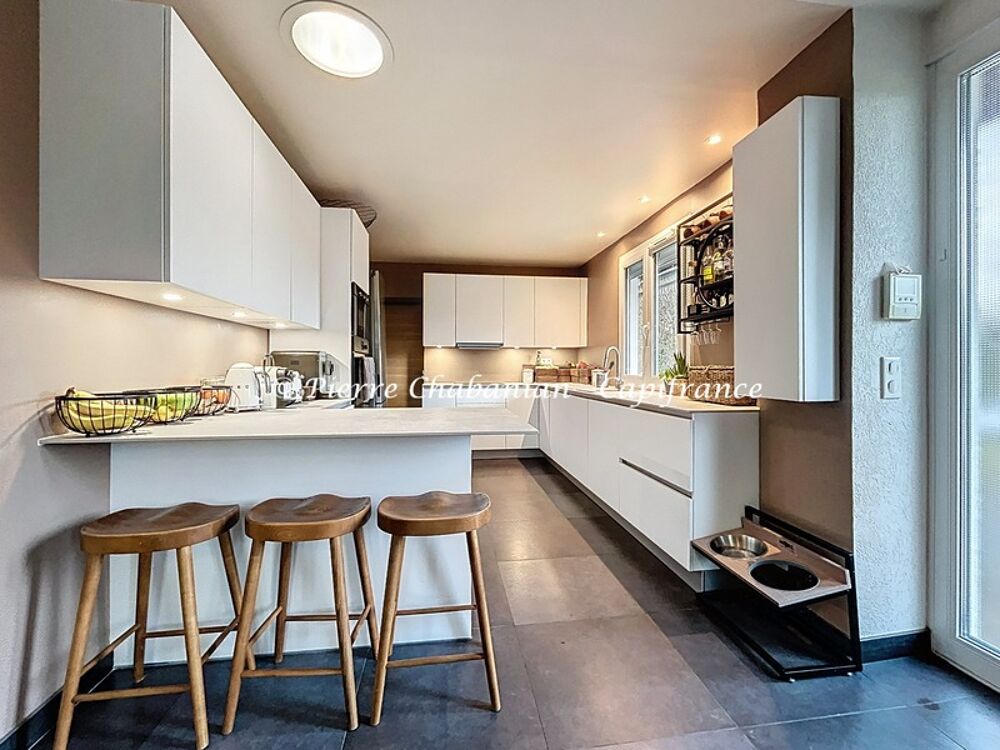 Vente Maison Maison contemporaine à vendre 7 pièces VIRY (74) secteur résidentiel paisible - 167 m² habitables (230 m² au sol), terrain clos Viry
