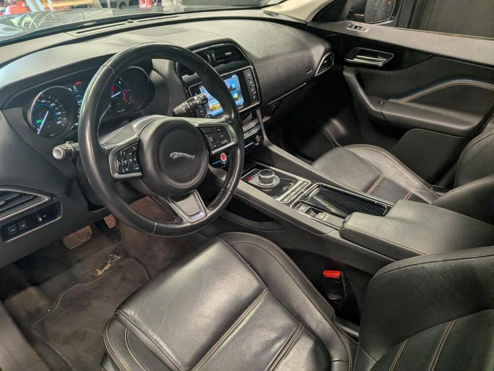 F-PACE 2.0 D - 180 ch 2WD BVA8 Prestige 2017 occasion 78200 Mantes La Jolie