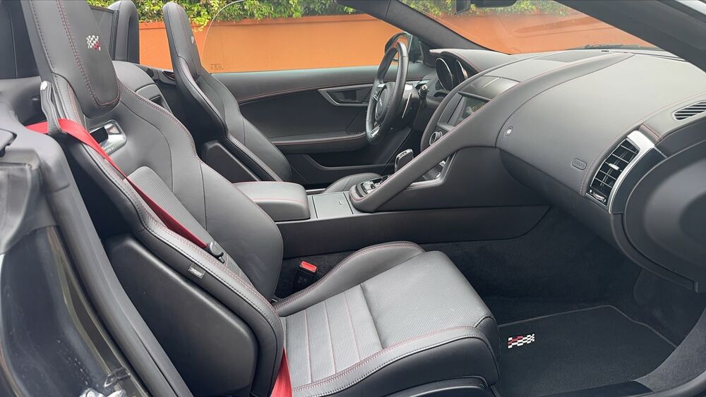 F-Type Roadster 2.0 Turbo 300 BVA Chequered-Flag - Automatique Entr 2019 occasion 64500 Saint Jean De Luz