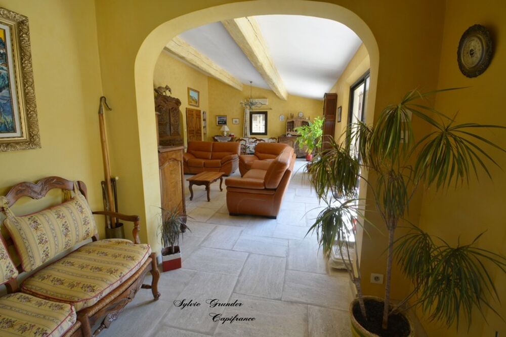 Dpt Bouches du Rhône (13), à vendre SAINT CHAMAS maison P7 de 165 m² - Terrain de 5 840,00 m² - Plain pied