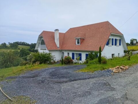   Maison de 8 pi�ces de 233 m� � Navailles-Angos Maison - 8 pi�ce(s) - 233 m�