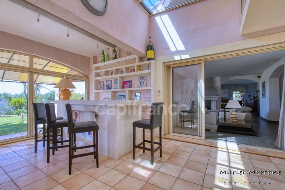 � vendre  Propri�t�/ch�teau Moules (13280)