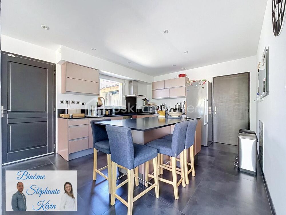 ? Maison familiale (5 chambres) avec piscine  Quartier calme à Cournonsec ?