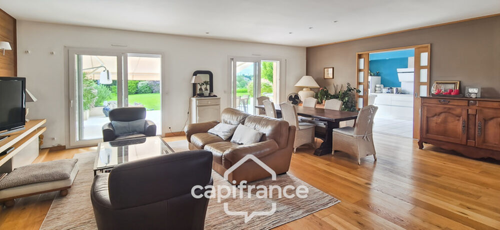 Maison plain-pied à vendre de 202 m² - BELLERIVE SUR ALLIER (03) - double garage / piscine
