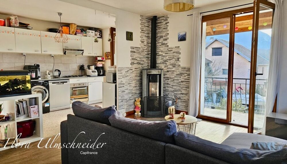 A vendre à CHINDRIEUX, maison individuelle avec fort potentiel dévolution  Jusquà 140 m² habitables. Terrain et garage. Lac d