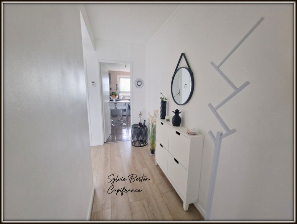 Appartement à vendre 4 pièces LIVRY GARGAN - 84 m2 - Balcon, une cave et deux places de parking