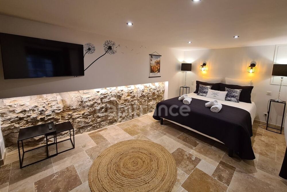 Idéal pour une résidence secondaire - Ensemble en pierre totalemernt rénové 220m² - 12 couchages - activité gîte immédiate - Pér