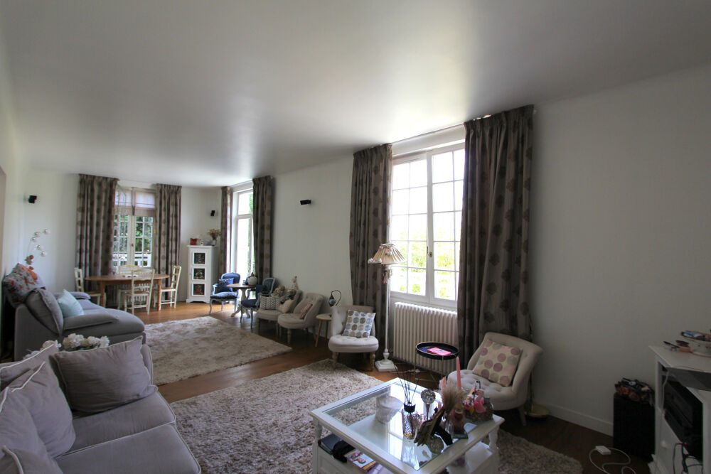 à vendre  Propriété/château Parmain (95620)