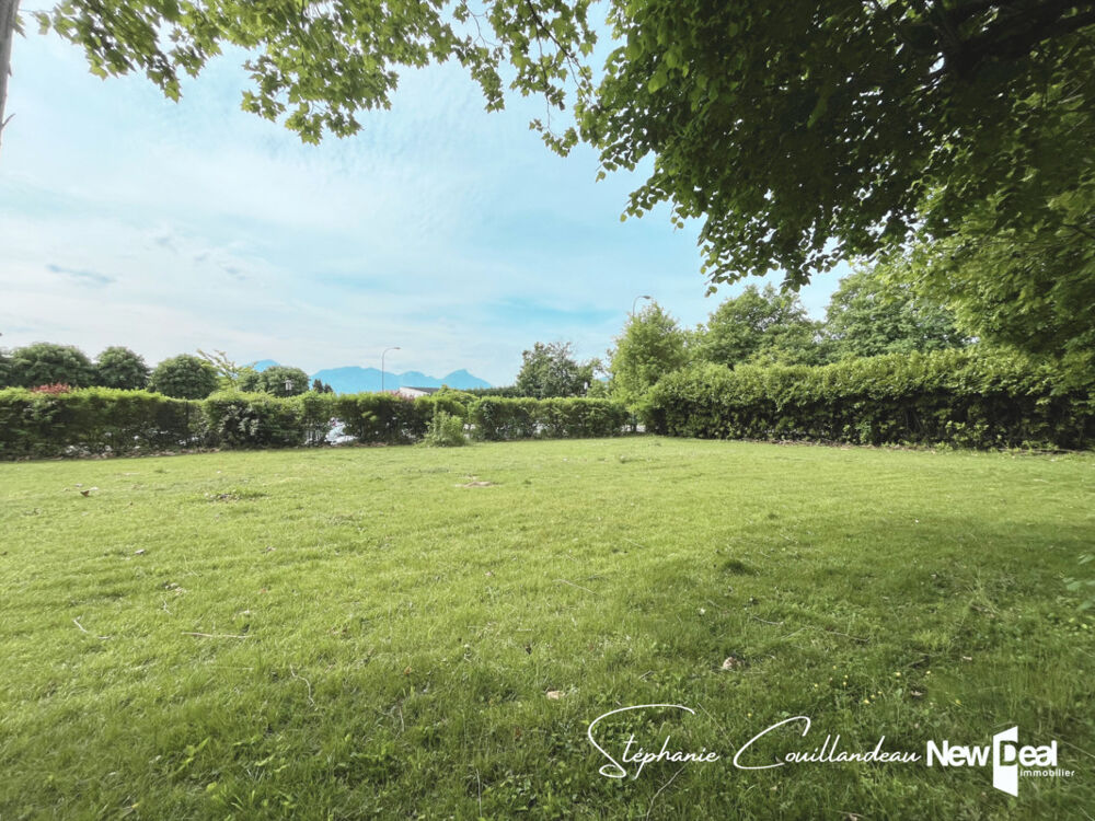 Vente Terrain Superbe terrain plat viabilisé au vert avec jolie vue limite Sonnaz Chambery