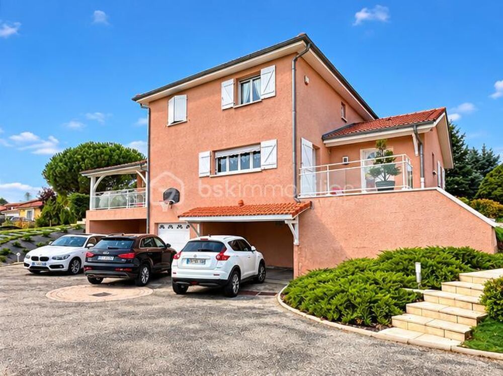 Vente Maison MAISON FAMILIALE - 6 CHAMBRES - SOUS SOL COMPLET SEMI-ENTERRE - AU CALME Saint martin en haut