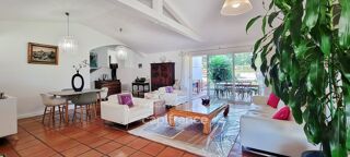  Villa  vendre 6 pices 215 m