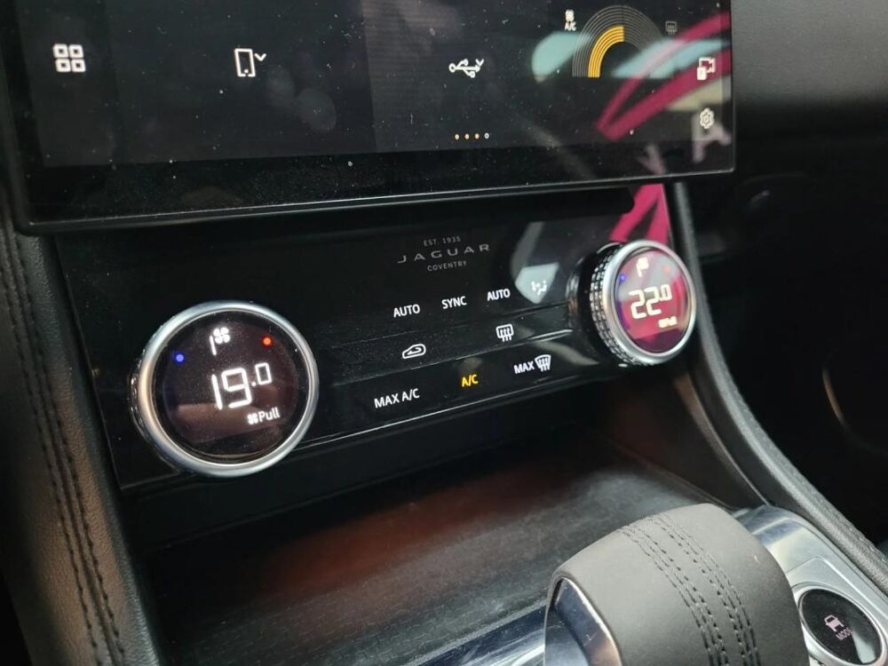 F-PACE 2.0 - D200 MHEV AWD BVA8 R-Dynamic SE 2021 occasion 06700 Saint Laurent Du Var