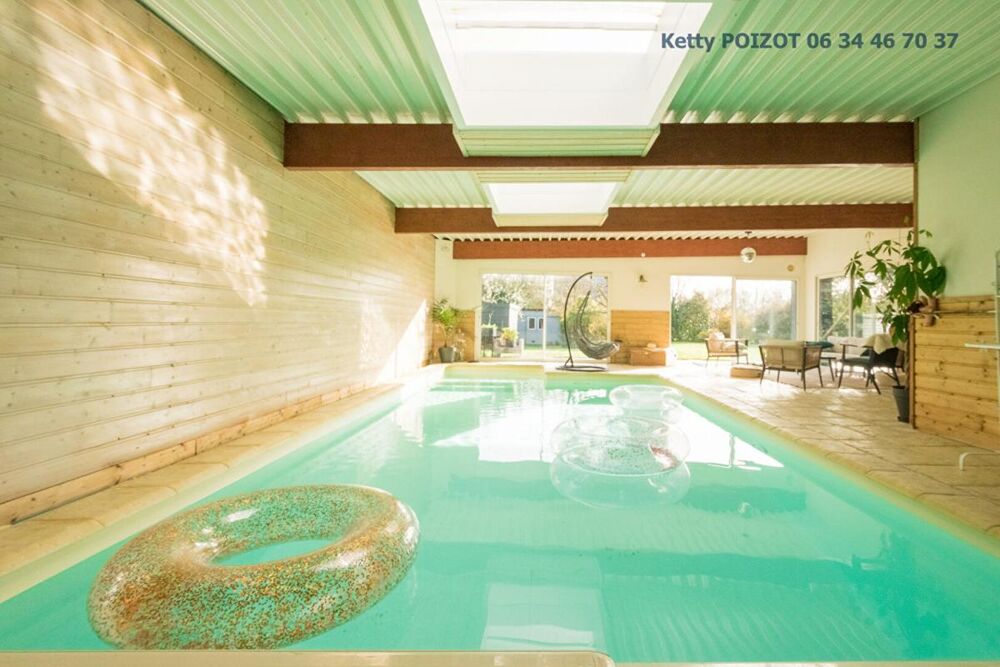 EXCLUSIVITE - Nouveauté Belle Maison Familiale Petit Mars 6 pièce(s) - 143 m2 au sol - Espace Piscine Intérieure 82 M2