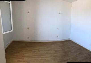  Appartement à louer 4 pièces 90 m²
