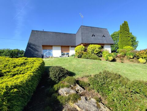   Belle Maison d'architecte de plain pied de 136 m2 des années 1970 exposée plein Sud à proximité de Pontmain Maison - 6 pièce(s) - 136 m²