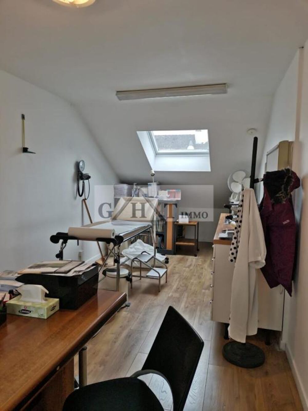   Local professionnel 120 m² Cergy