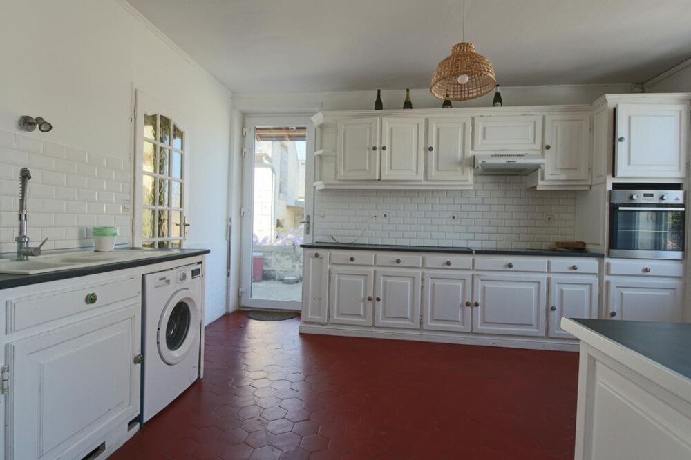 Maison rénovée avec dépendance et cour close - Charme, volumes et potentiel