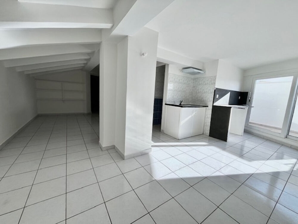 Vente Appartement Magnifique T2 de style Loft de 39 m² carrez avec petite terrasse et comble au dernier étage avec ascenseur Perpignan