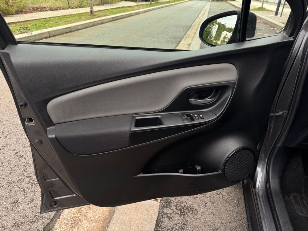 Yaris III 1.5 VVT-i 100 Hybrid E-CVT Dynamic - Automatique 2019 occasion 33000 Bordeaux