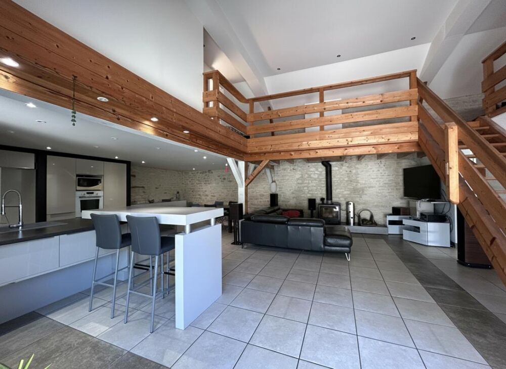 Neuville de Poitou - Secteur Bellefois - Maison 4 chambres (possibilité 5) + dépendance à rénover de 34m2)