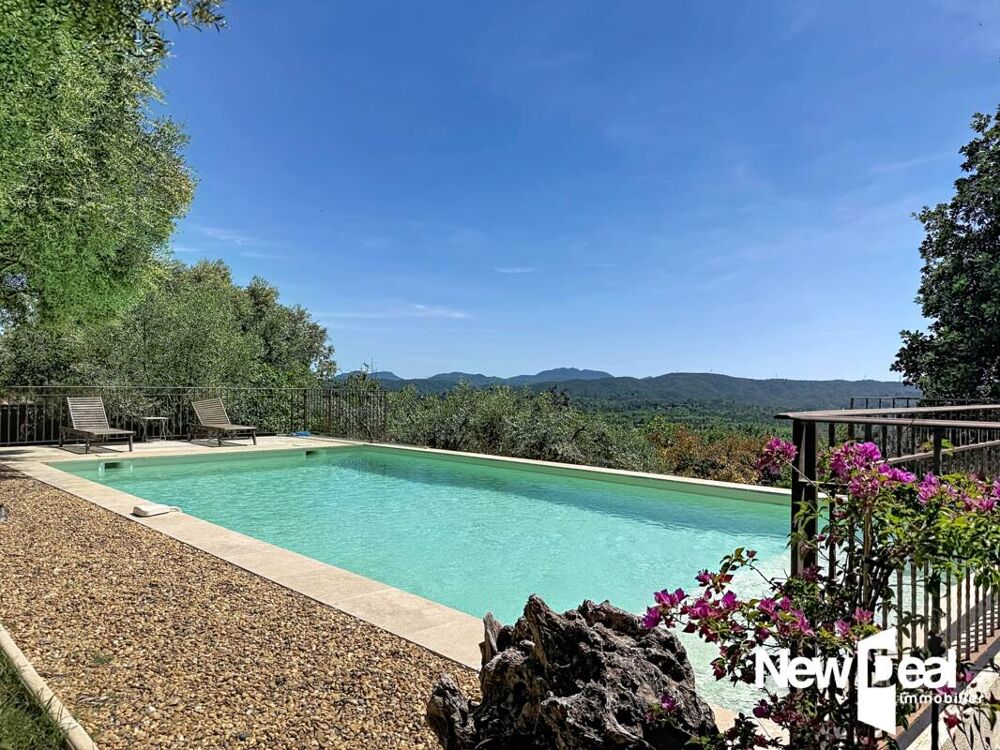 MONTAUROUX Vue imprenable pour cette villa contemporaine denviron 225 m²