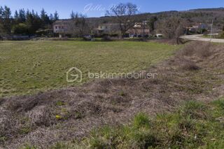  Terrain à vendre 704 m²